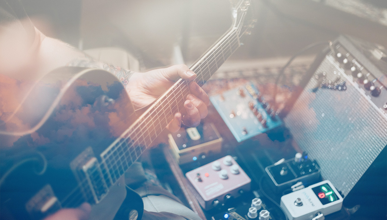 Shoegaze guitarist performing live